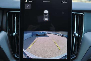 Volvo XC60 T6 Recharge Core — photo 7