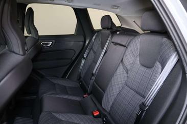 Volvo XC60 T6 Recharge Core — photo 14