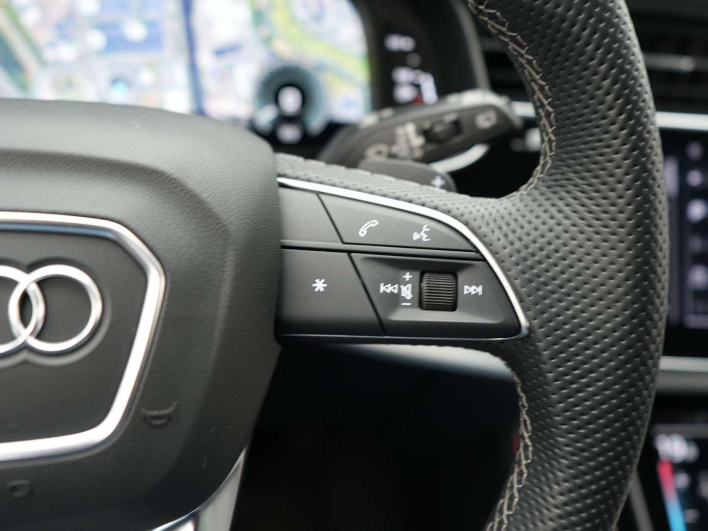 Audi Q7 Pro Line S S-Line 55 TFSI E - 2025 - Joinsteer - #16