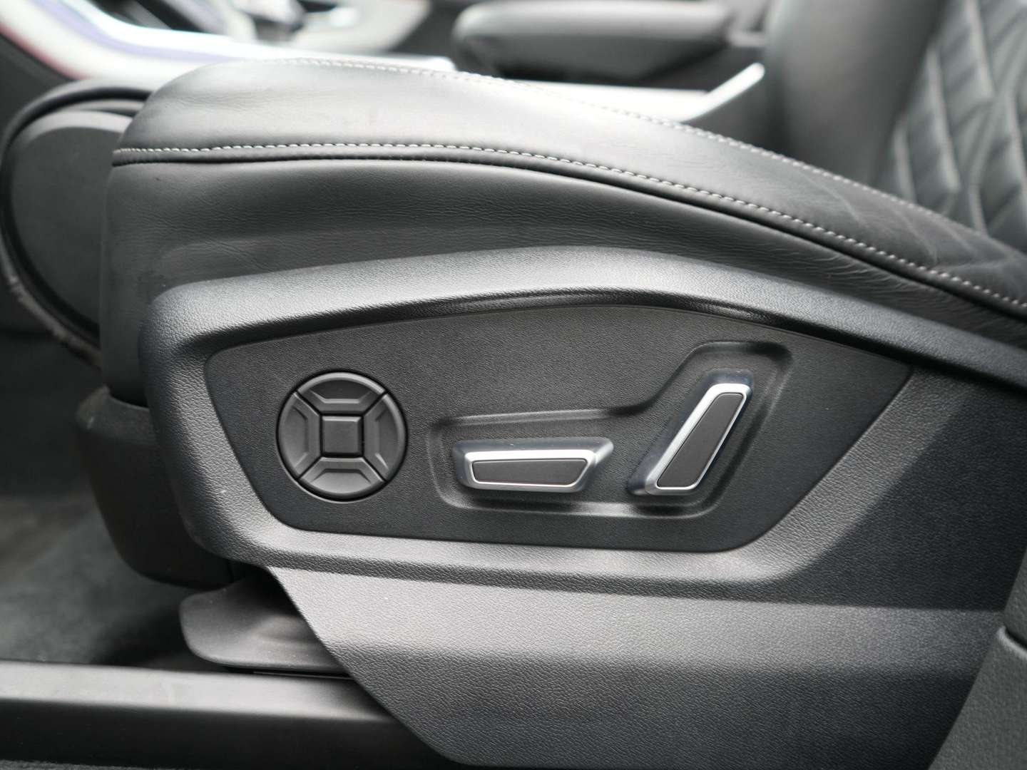 Audi Q7 Pro Line S S-Line 55 TFSI E - 2025 - Joinsteer - #47