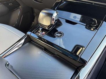Land Rover Range Rover Sport SV Edition One — photo 10