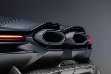 Lamborghini Revuelto — photo 12