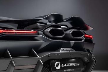 Lamborghini Revuelto — photo 13