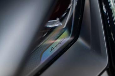 Lamborghini Revuelto — photo 22