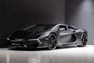 Lamborghini Revuelto — photo 26