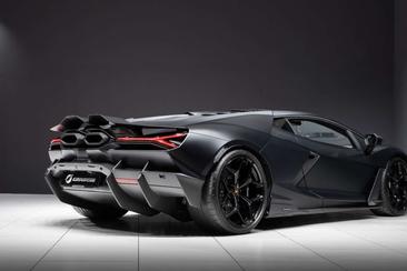 Lamborghini Revuelto — photo 28