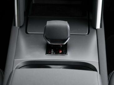 Land Rover Discovery Sport D200 Dynamic S 150 KW — photo 11
