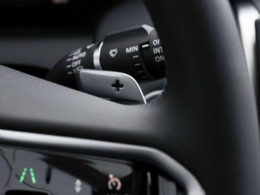 Land Rover Discovery Sport D200 Dynamic S 150 KW — photo 24