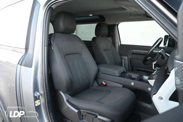 Land Rover Defender 90 3.0 D MHEV D200 — photo 15