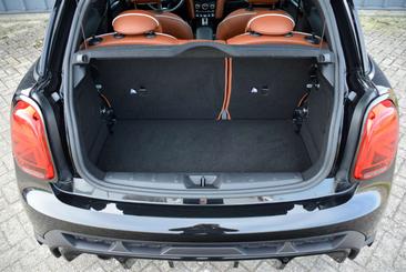 Mini Cooper JCW Cooper — photo 46