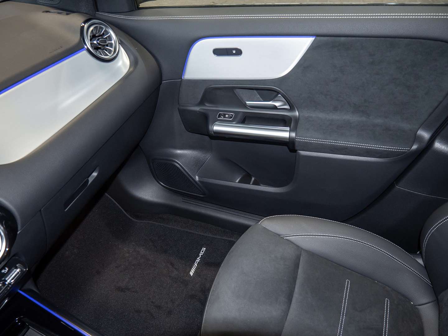 Mercedes GLA 200 AMG Line - 2026 - Joinsteer - #13