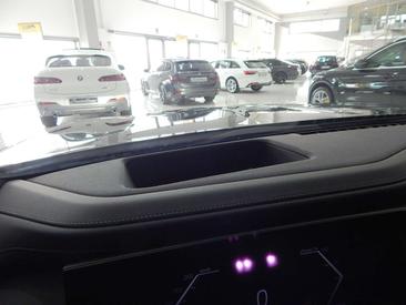 BMW I7 EDrive50 — photo 11