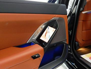 BMW I7 EDrive50 — photo 14