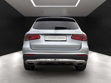 Mercedes GLC 300e — photo 10