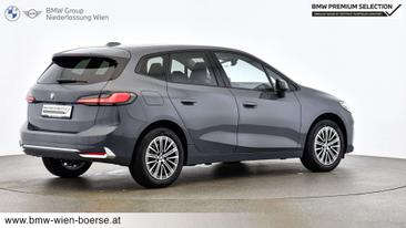 BMW 218d — photo 8