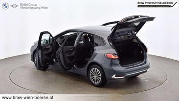 BMW 218d — photo 9