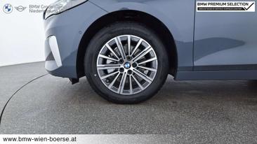BMW 218d — photo 25