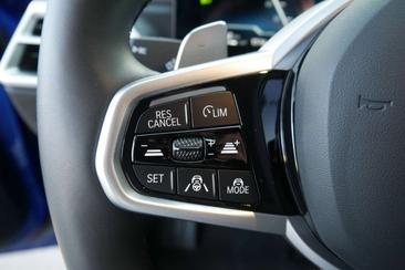 BMW 330e M Sport 330e XDrive — photo 16