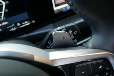 BMW 330e M Sport 330e XDrive — photo 17
