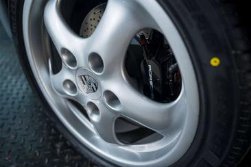 Porsche 993 Carrera 2 — photo 8