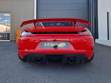 Porsche 718 Cayman GT4 — photo 10