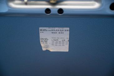 Porsche 993 Carrera 2 — photo 16