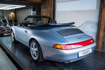 Porsche 993 Carrera 2 — photo 18