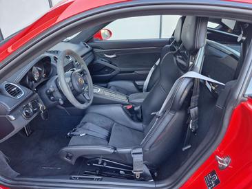 Porsche 718 Cayman GT4 — photo 15
