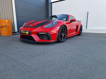 Porsche 718 Cayman GT4 — photo 21