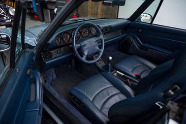 Porsche 993 Carrera 2 — photo 26