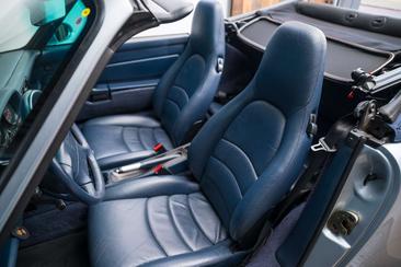 Porsche 993 Carrera 2 — photo 29
