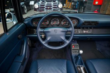 Porsche 993 Carrera 2 — photo 31