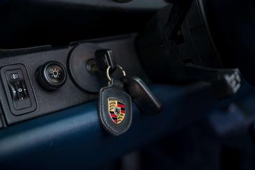 Porsche 993 Carrera 2 — photo 44