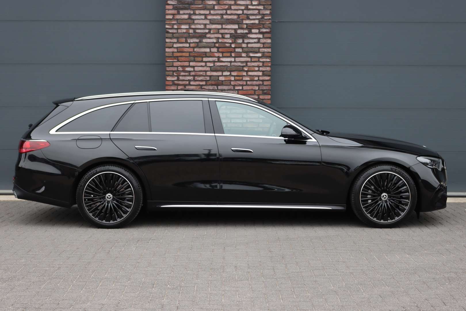 Mercedes Classe E Break 300 AMG Line - 2025 - Joinsteer - #11