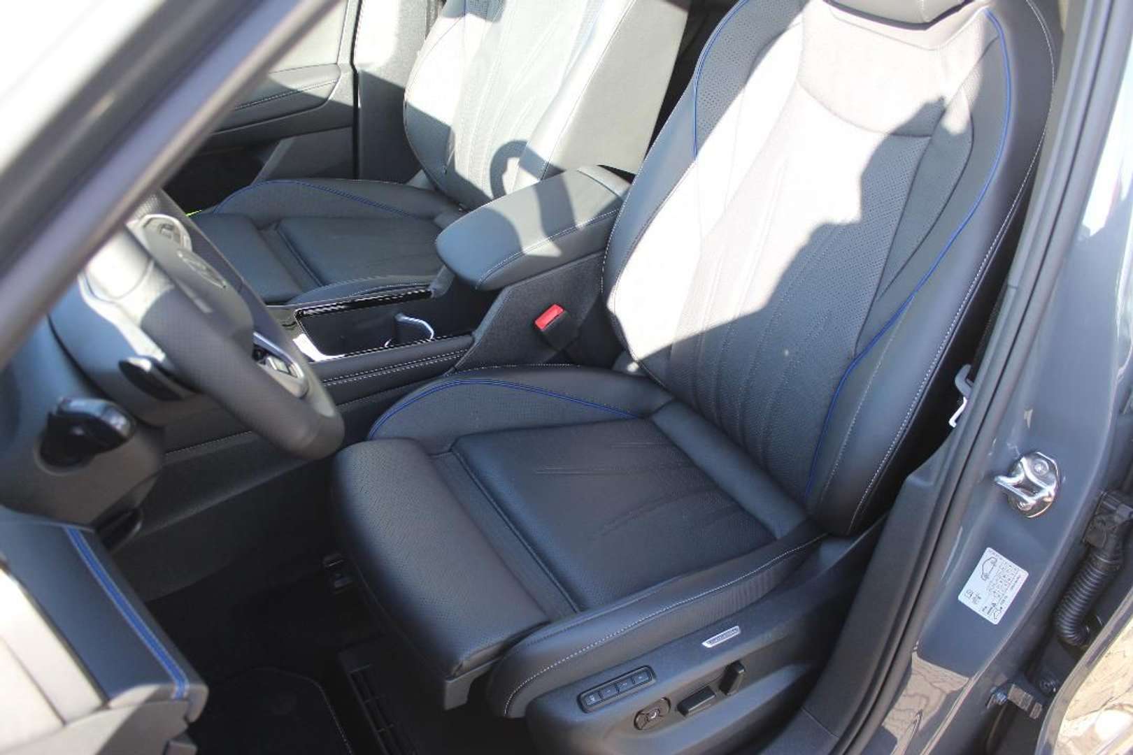 Volkswagen TIGUAN ETSI R-Line - 2025 - Joinsteer - #4