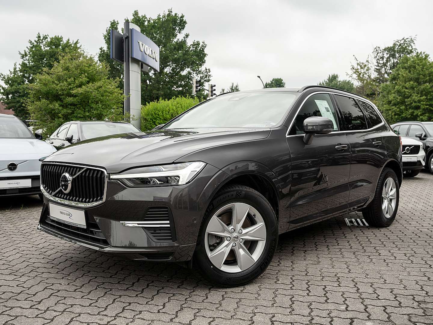 Volvo XC60 B4 Momentum - 2022 - Joinsteer - #1