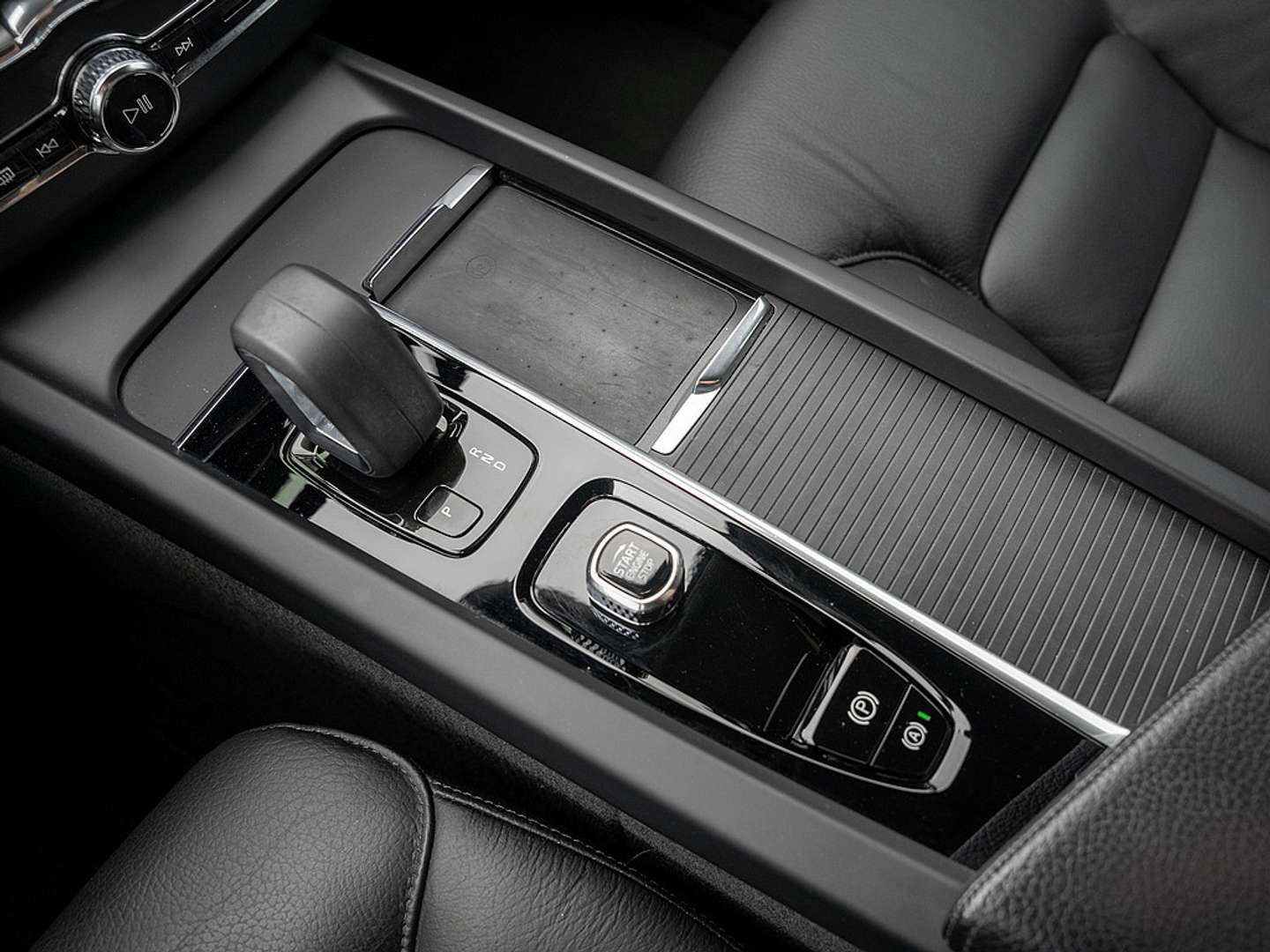 Volvo XC60 B4 Momentum - 2022 - Joinsteer - #15