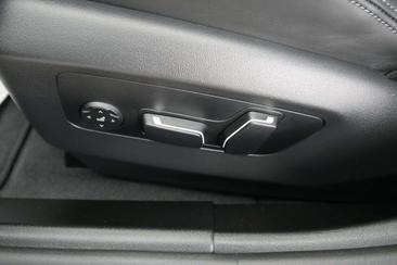 BMW Série 5 Individual 550e XDrive — photo 13