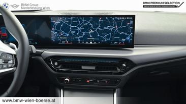 BMW 330e 330e XDrive — photo 17
