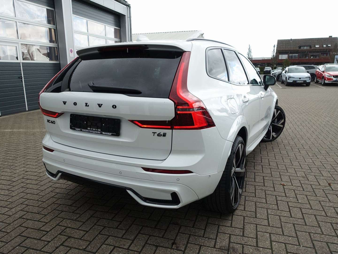Volvo XC60 T6 Black Edition Plus - 2025 - Joinsteer - #1