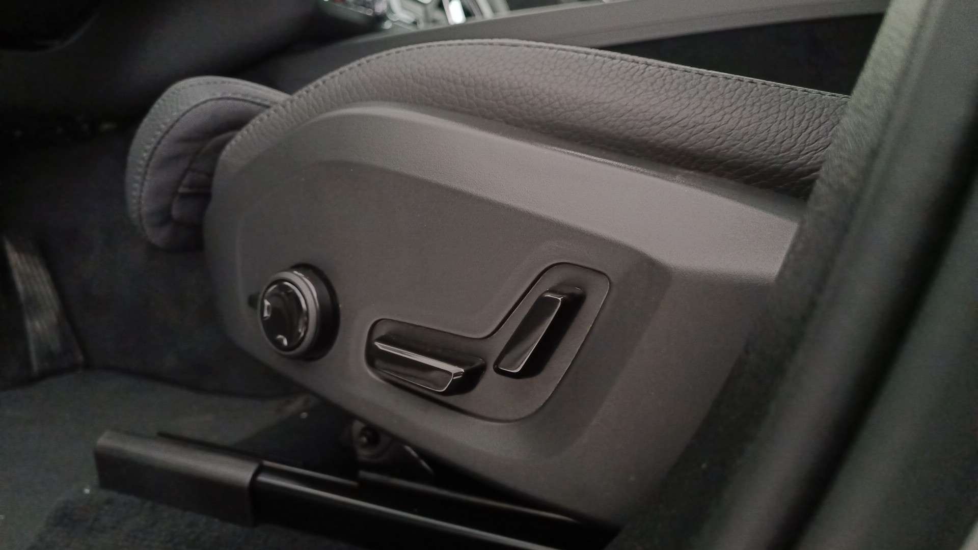 Volvo XC60 T6 Plus - 2025 - Joinsteer - #14