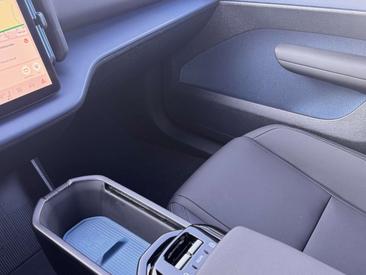 Volvo EX30 Core — photo 10