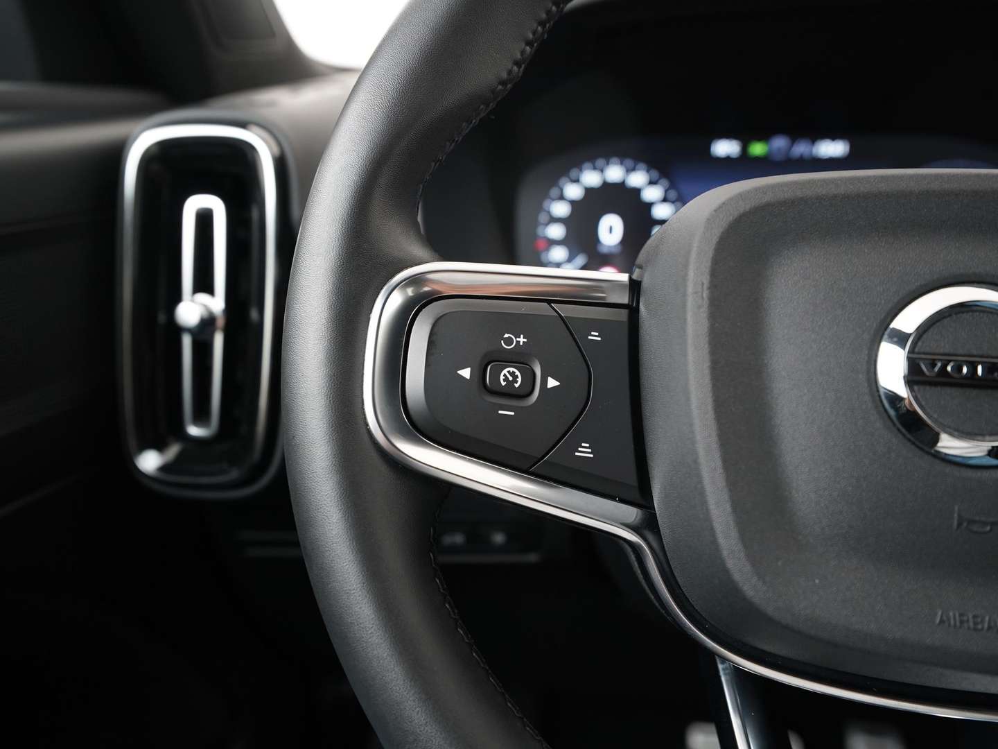 Volvo XC40 T4 Recharge R-Design - 2022 - Joinsteer - #7