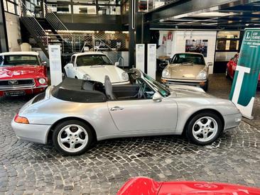 Porsche 993 Carrera 2 — photo 2