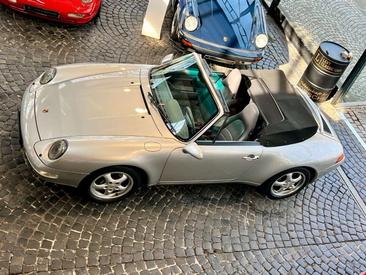 Porsche 993 Carrera 2 — photo 16