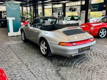 Porsche 993 Carrera 2 — photo 19