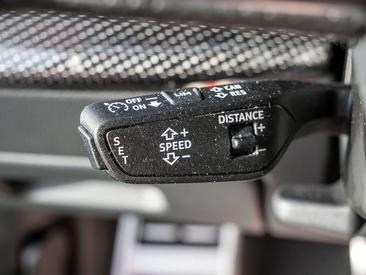 Audi SQ7 TFSI — photo 17