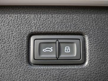 Audi SQ7 TFSI — photo 22