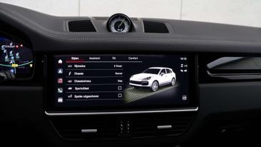 Porsche Cayenne III Turbo S E-Hybrid — photo 14