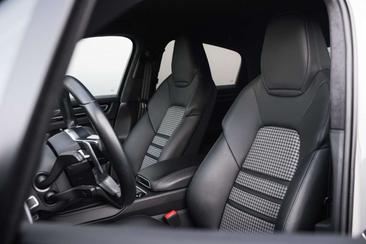 Porsche Cayenne III GTS — photo 7